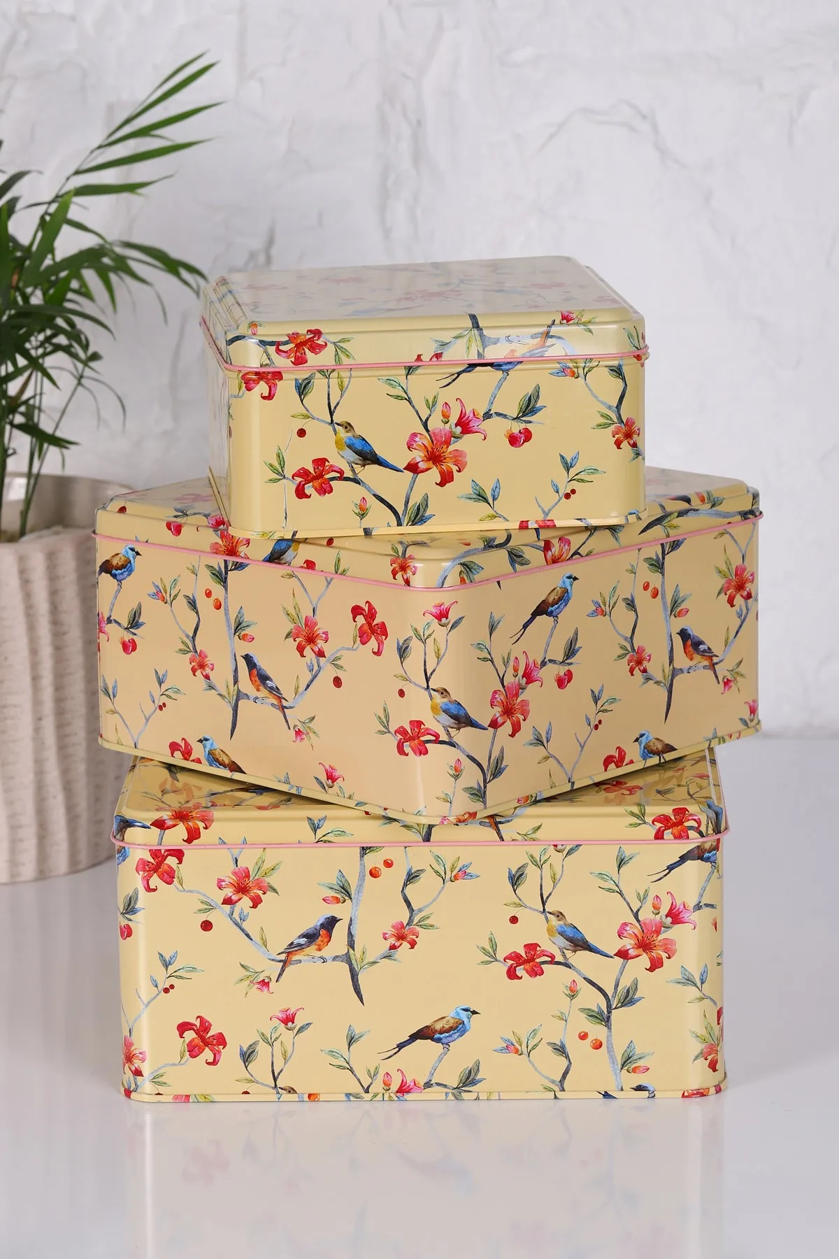 1_org_zoom 3'lü Set Bahar Temalı Kare Metal Teneke Kutu | Dekoratif Kuş ve Çiçek Desenli Metal Saklama Seti - Görsel 1